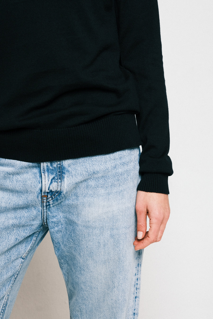 THE COTTON ROLLNECK SWEATER | Black