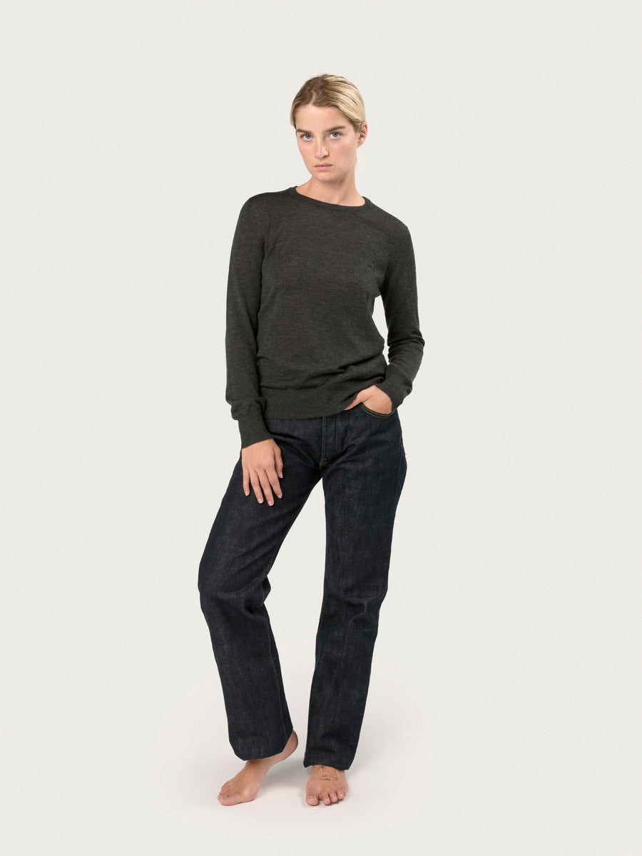 THE SUPER LIGHT CASHMERE KNIT TEE | ANTHRACITE