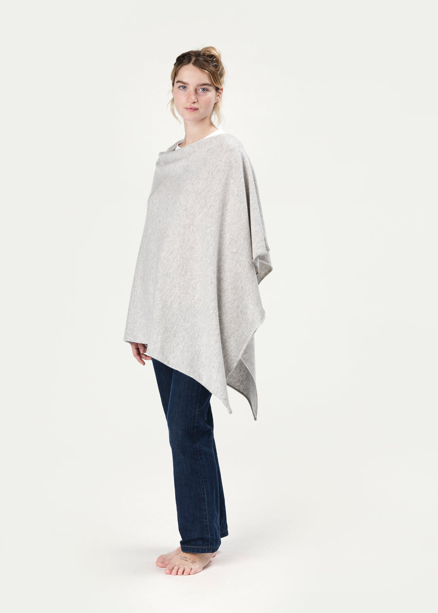 THE CLASSIC PONCHO | Earl Grey