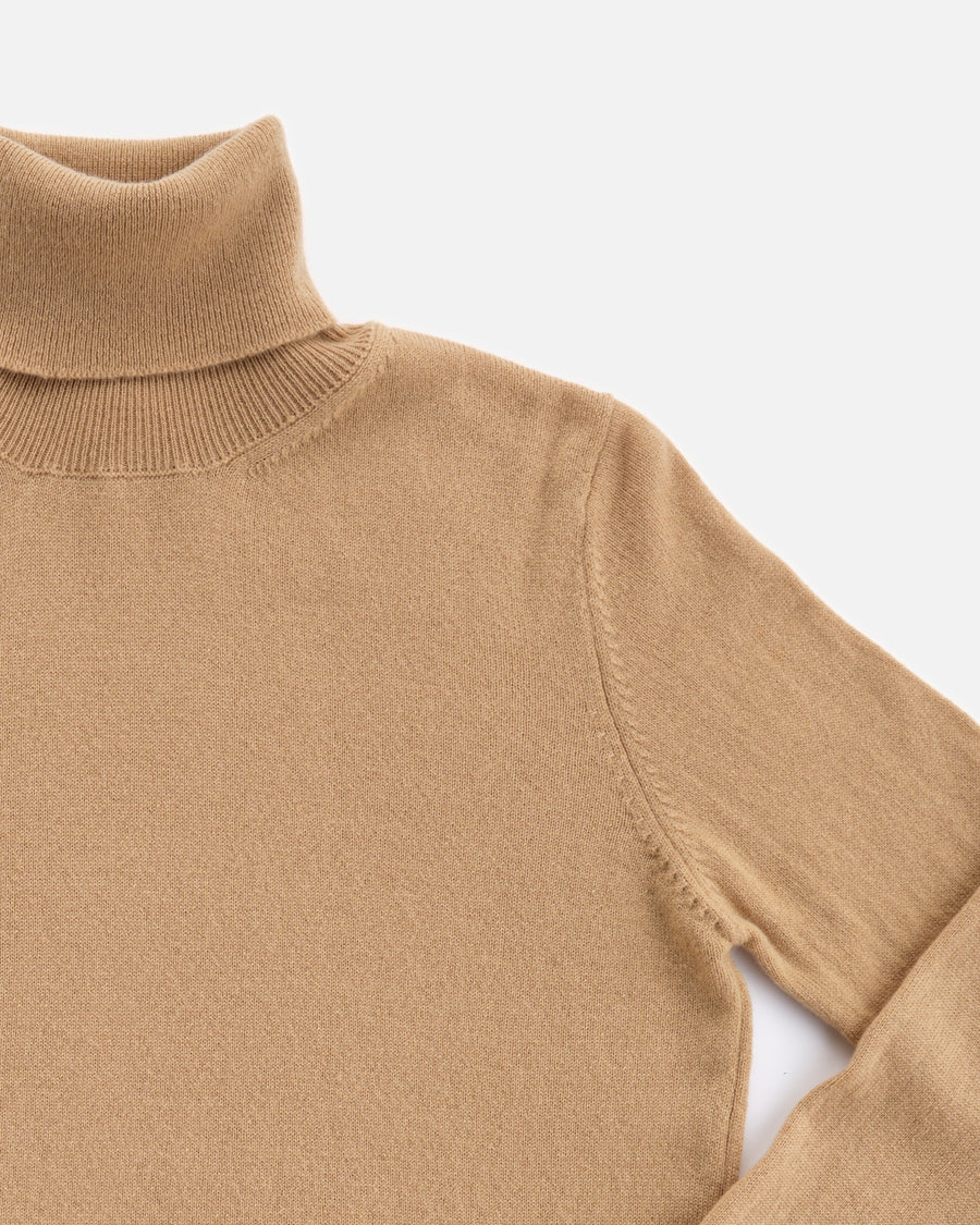 THE CASHMERE ROLLNECK | Strawbell