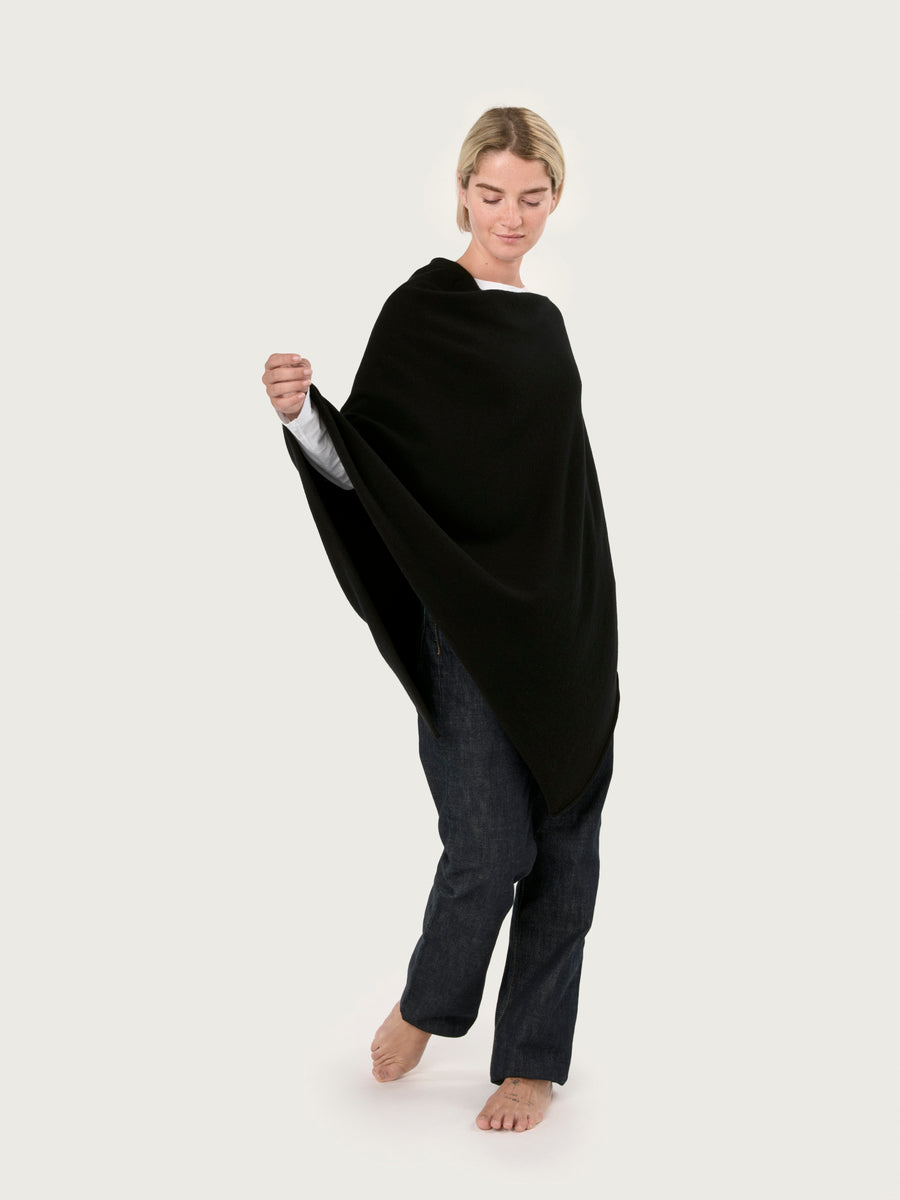 THE CLASSIC PONCHO | BLACK
