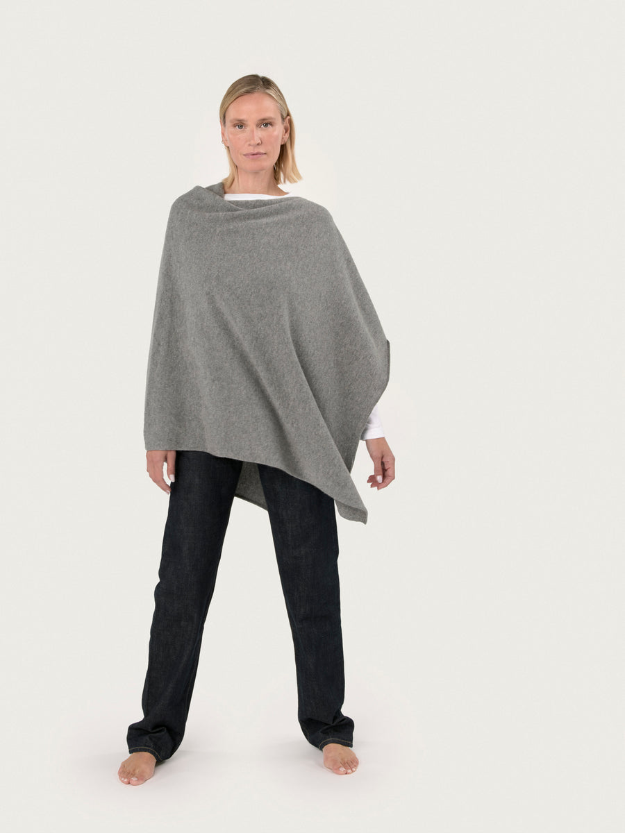 THE CLASSIC PONCHO | GREY FLANNEL