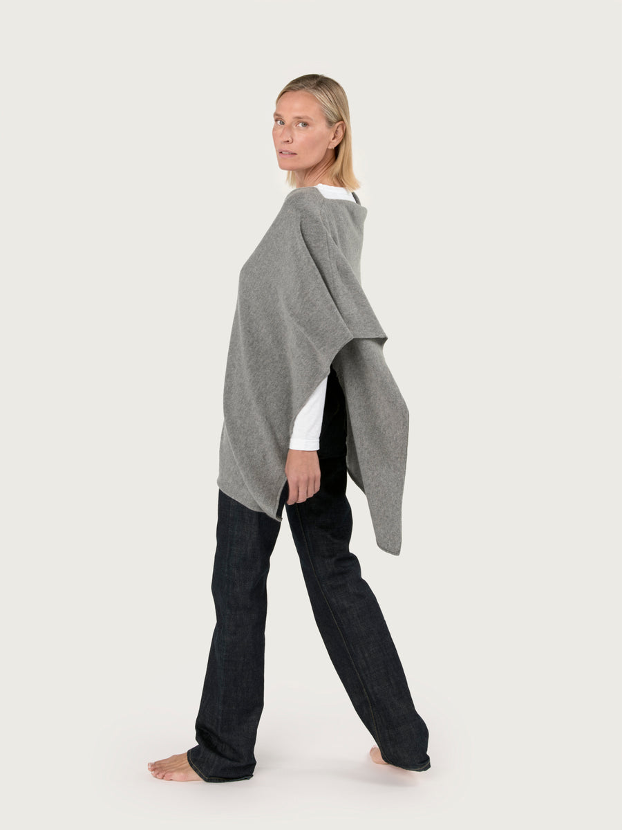 THE CLASSIC PONCHO | GREY FLANNEL