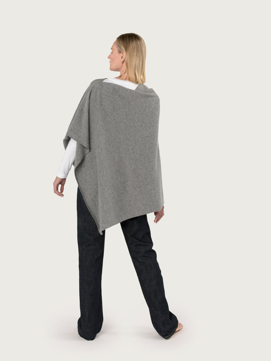 THE CLASSIC PONCHO | GREY FLANNEL