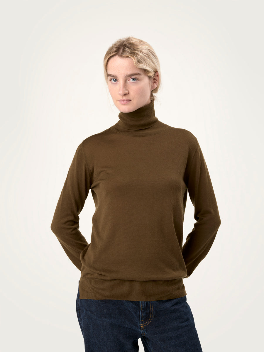 THE SUPER LIGHT ROLLNECK SWEATER | MILITARY