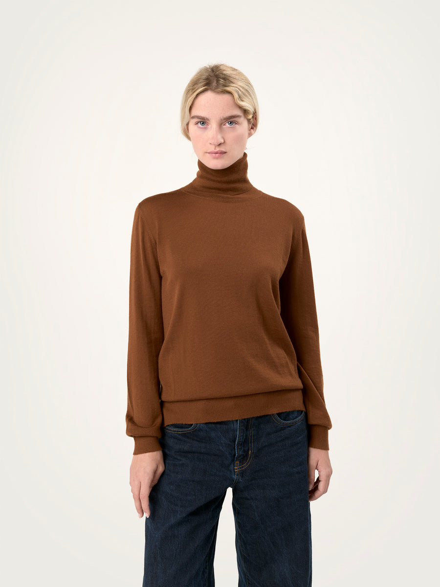 THE SUPER LIGHT ROLLNECK SWEATER | NUT BRITTLE