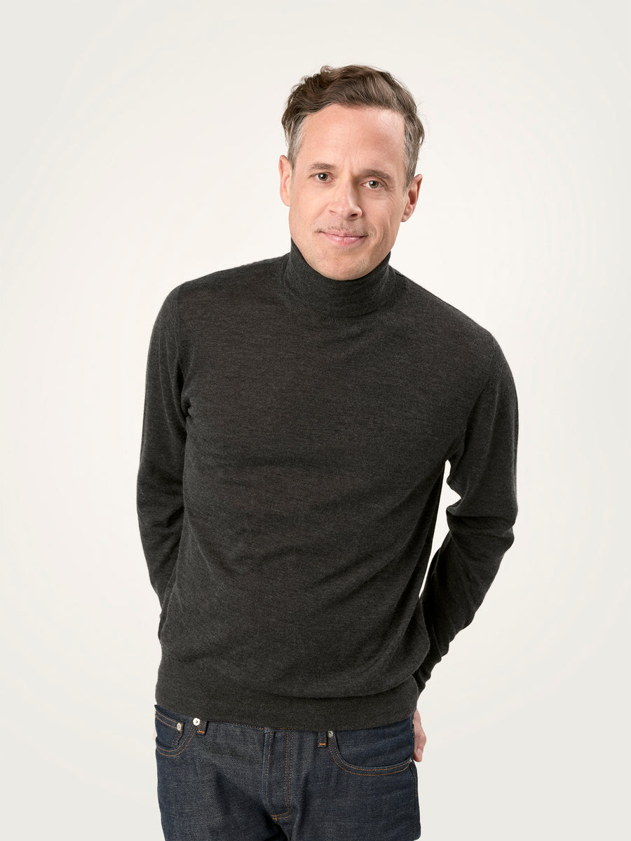 THE MEN'S SUPER LIGHT ROLLNECK SWEATER | ANTHRACITE