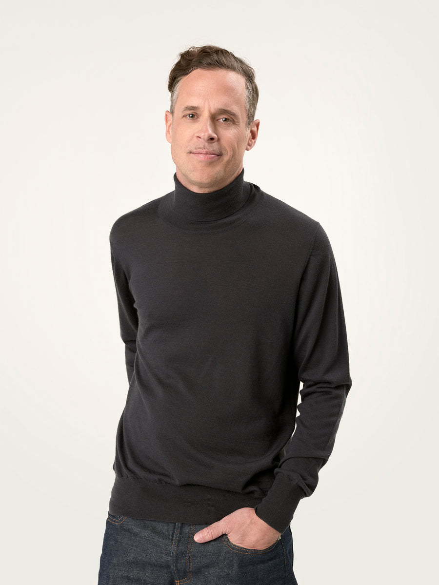 THE MEN'S SUPER LIGHT ROLLNECK SWEATER | ASTRAKHAN