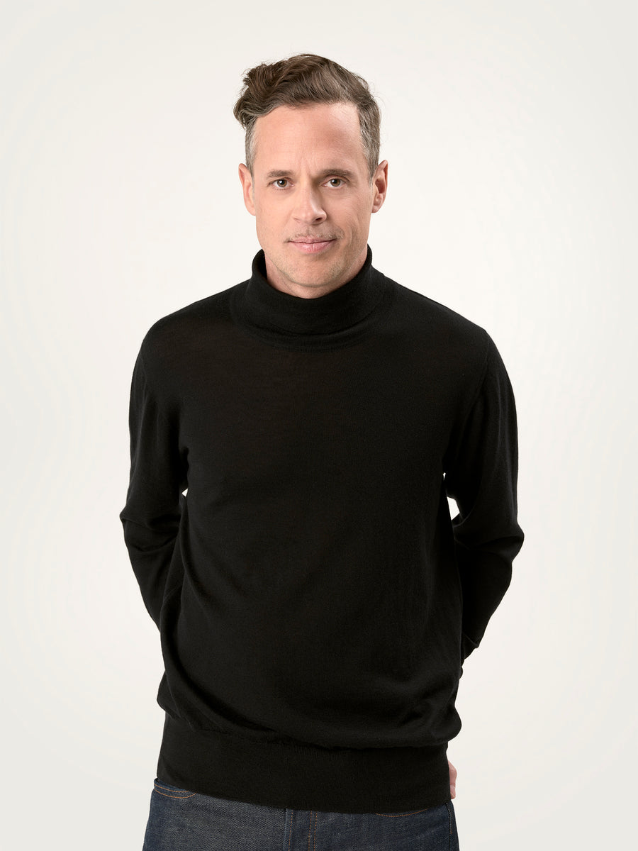 THE MEN'S SUPER LIGHT ROLLNECK SWEATER | BLACK