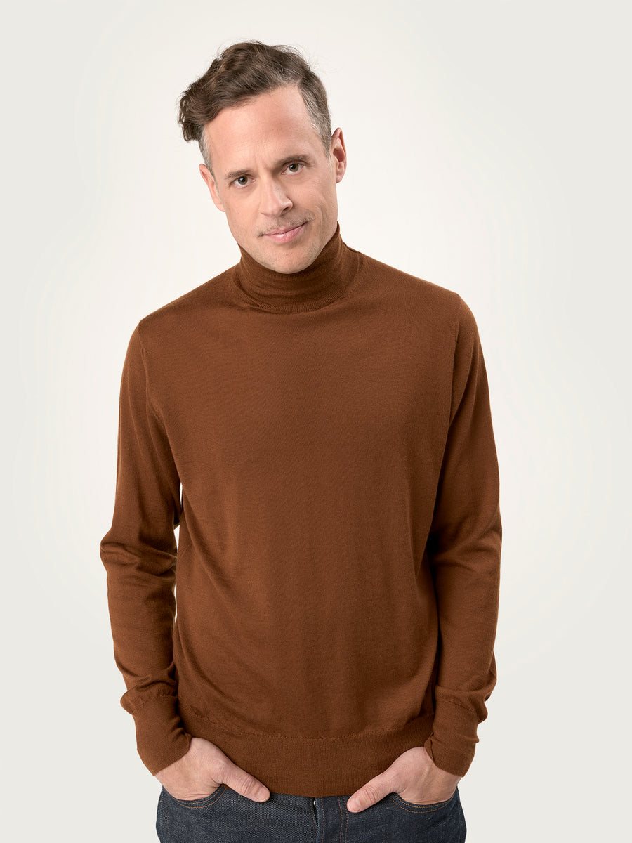 THE MEN'S SUPER LIGHT ROLLNECK SWEATER | NUT BRITTLE