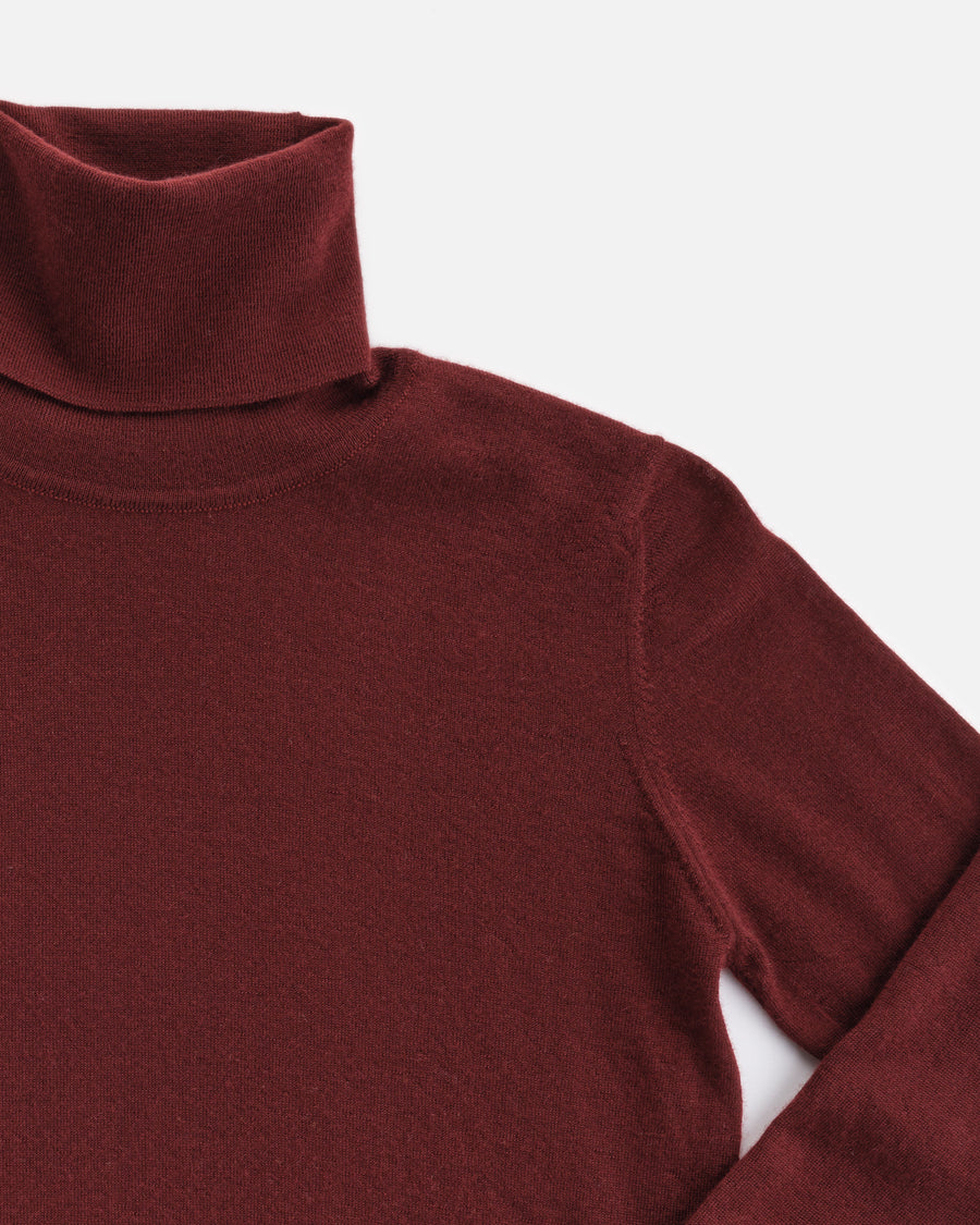 THE SUPER LIGHT ROLLNECK SWEATER | PORT