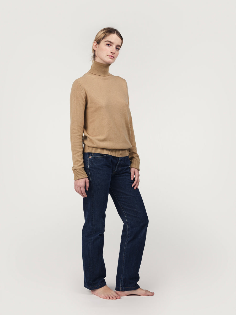 THE CASHMERE ROLLNECK | Strawbell