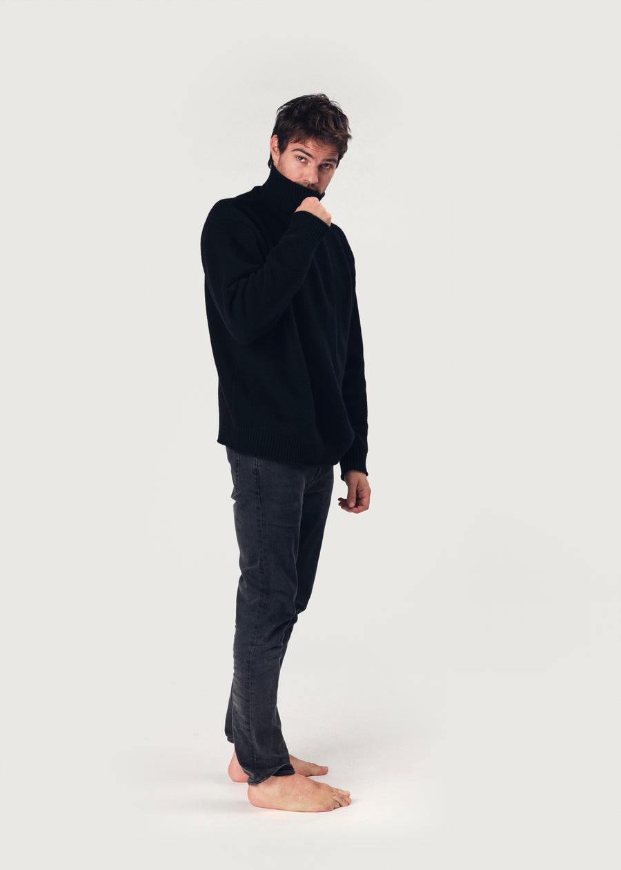 THE MEN'S NICO ROLLNECK | BLACK