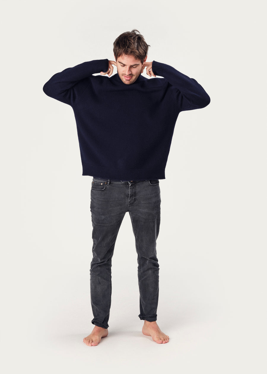 THE MEN'S NICO ROLLNECK | NAVY